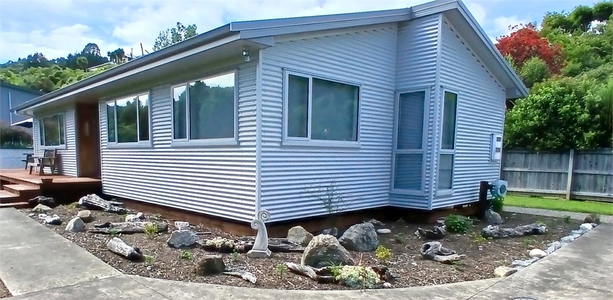 View next to driveway