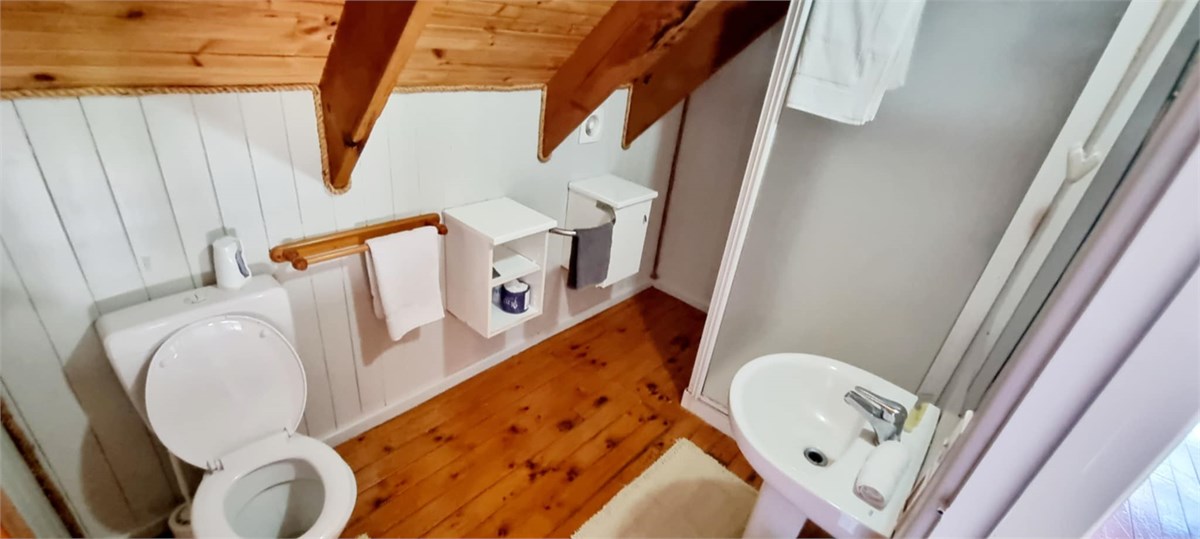 Upstairs Bathroom
