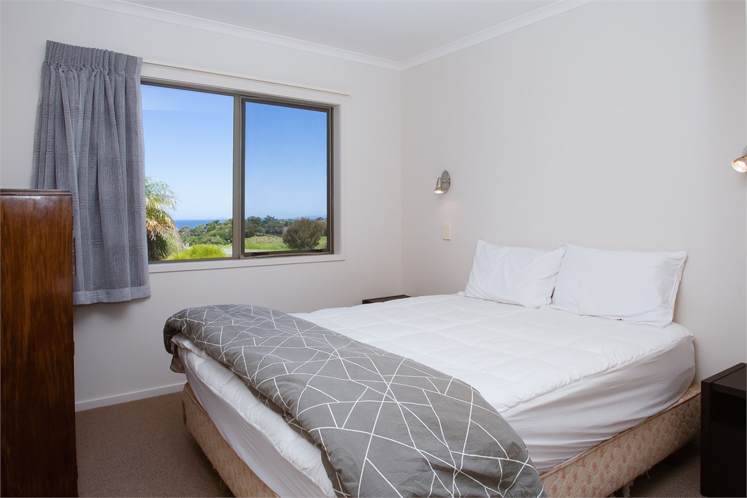 4th Bedroom - Queen bed