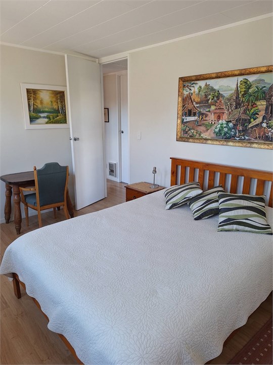 Bedroom 2 - Queen bed with working table