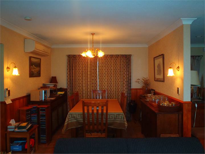 Dine with family & friends 