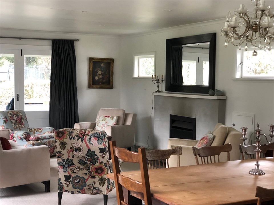 Sitting room - time to relax with a mag or book