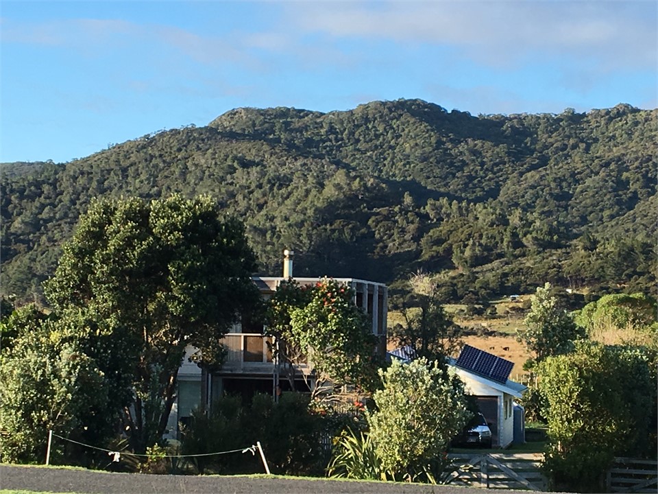 QUIET BEACHFRONT / RURAL SETTING