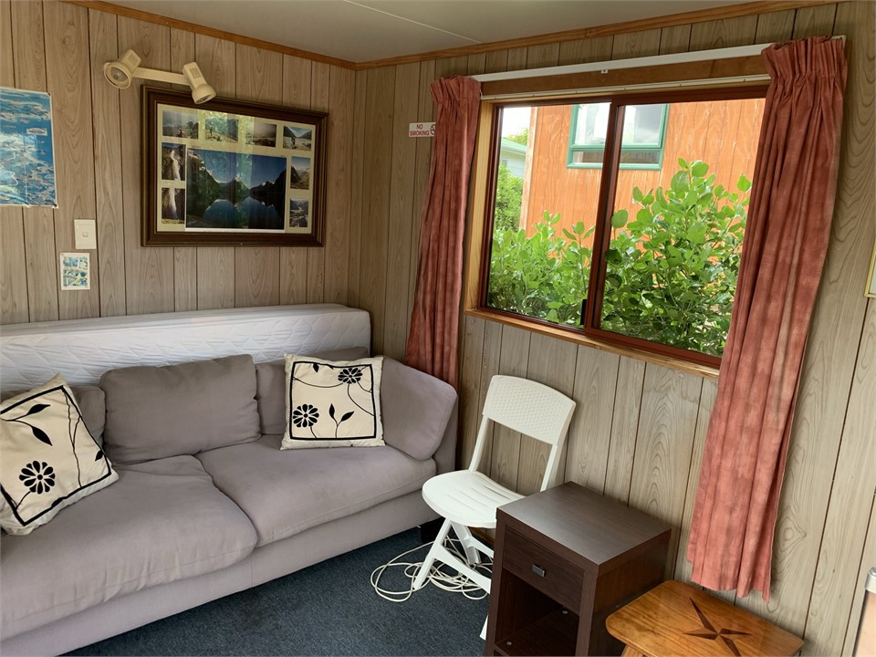 The Palace (Sleepout) can be rented only with one