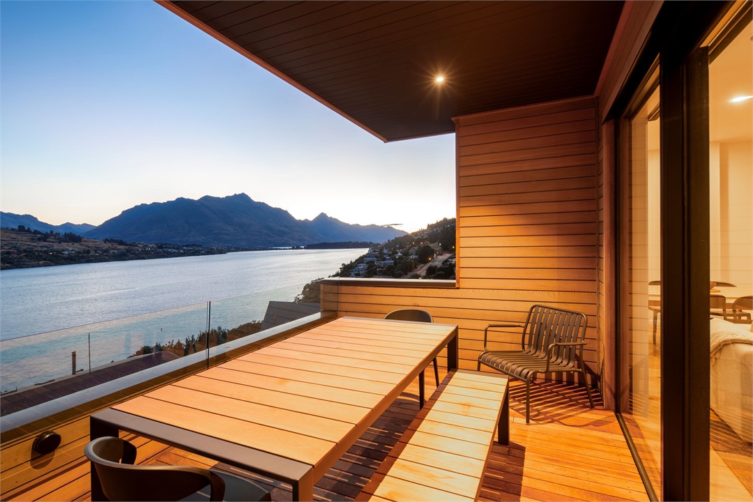 Queenstown Mountain & Lake Magic Frankton Villa for rent Holiday Houses