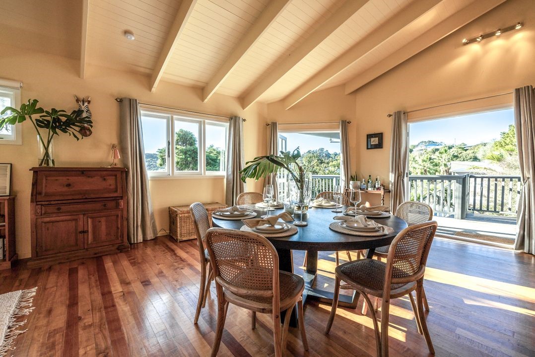 Okahu House (Bachcare) Waiheke Island Holiday Home for rent Holiday