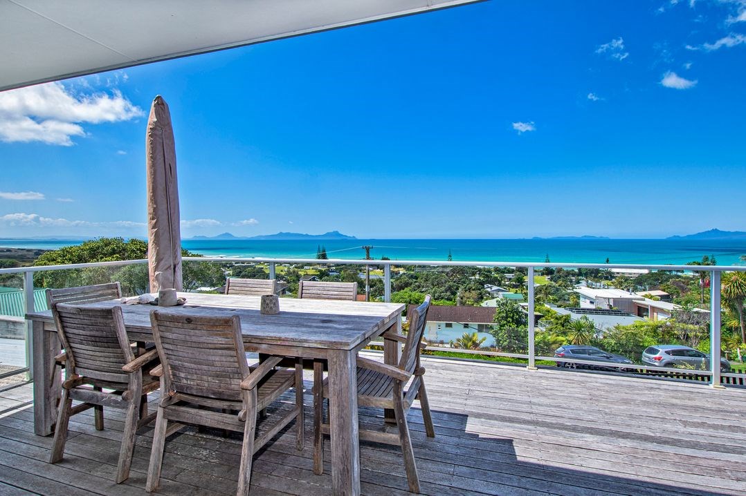 Surfers Lookout Bachcare Waipu Holiday Home For Rent Holiday Houses