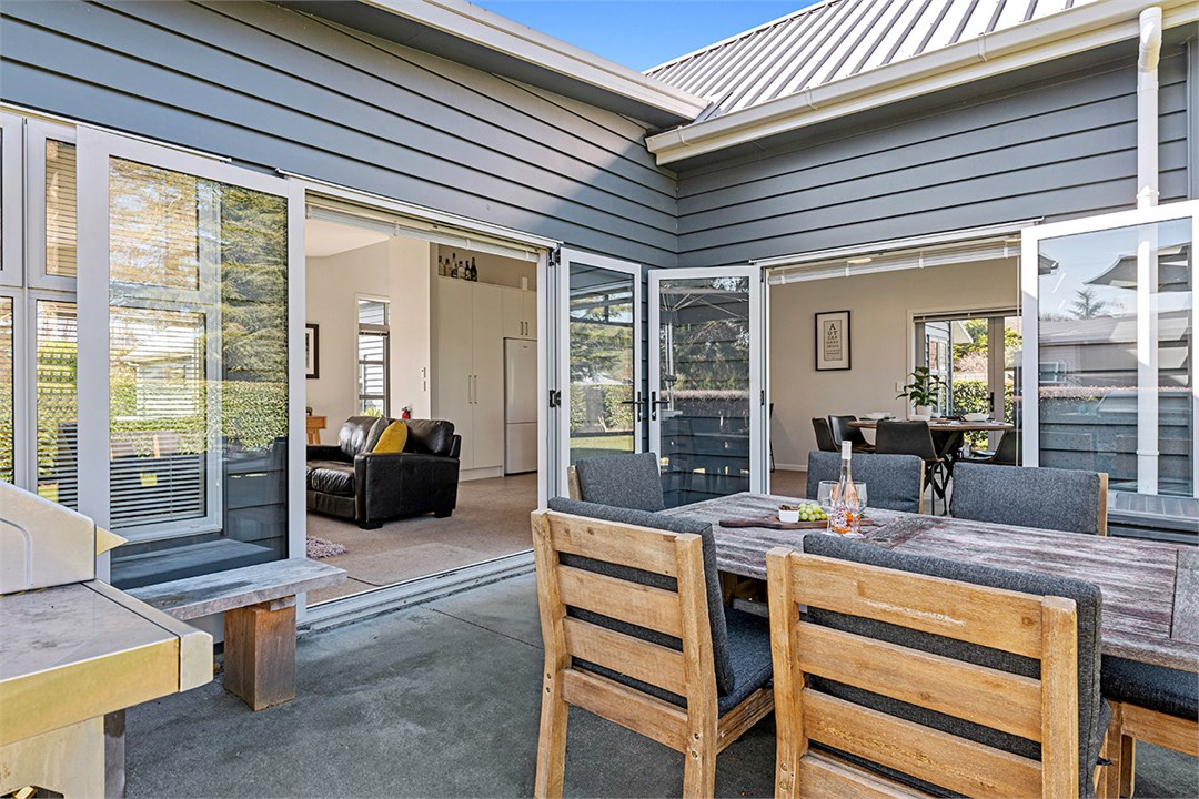 Outdoor entertaining area with BBQ