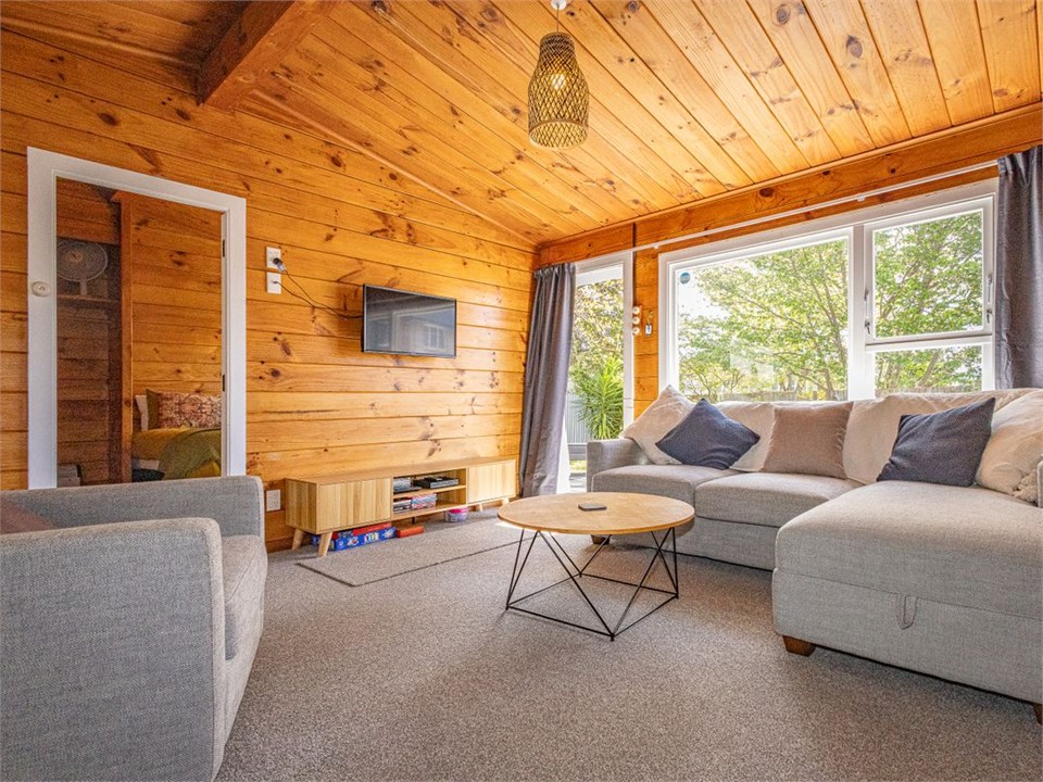 Kaka Retreat (Bachcare) Lake Taupo Holiday Home for rent Holiday Houses