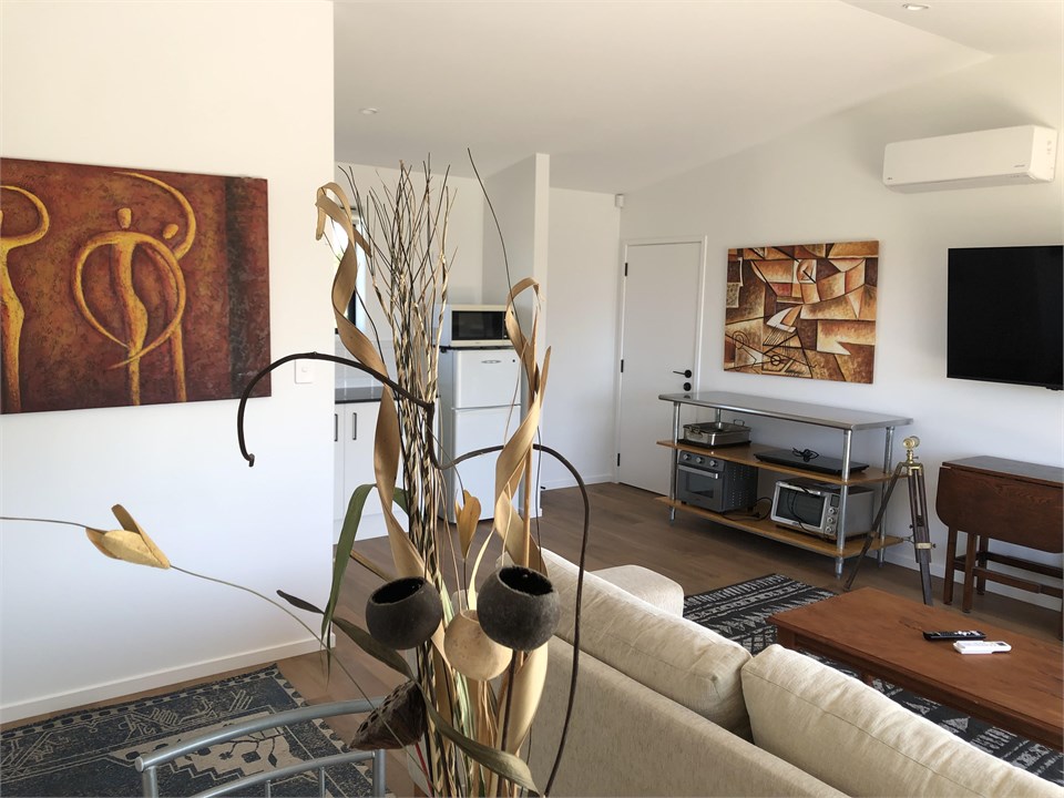 Dining table to lounge