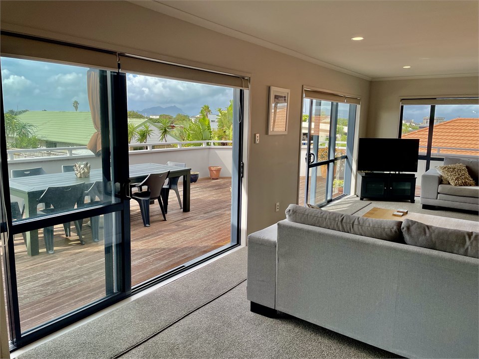 Lounge opening onto deck