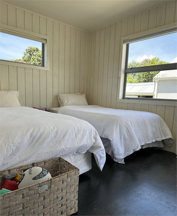 Bedroom 4 with divide 2 x king singles