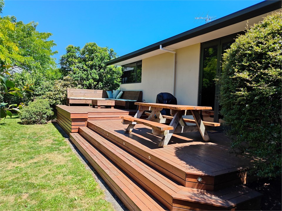 Deck picnic and lounge