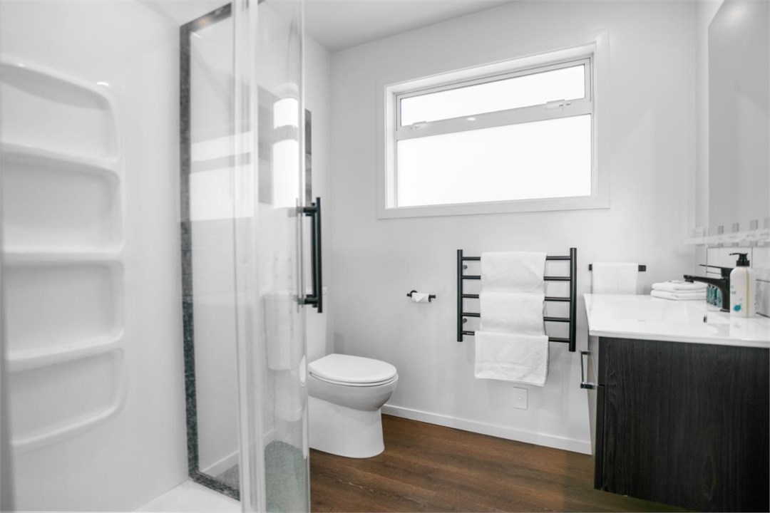 Master bedroom ensuite