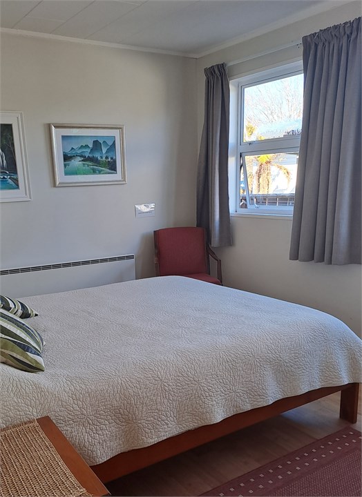 Bedroom 2 - Queen bed with working table