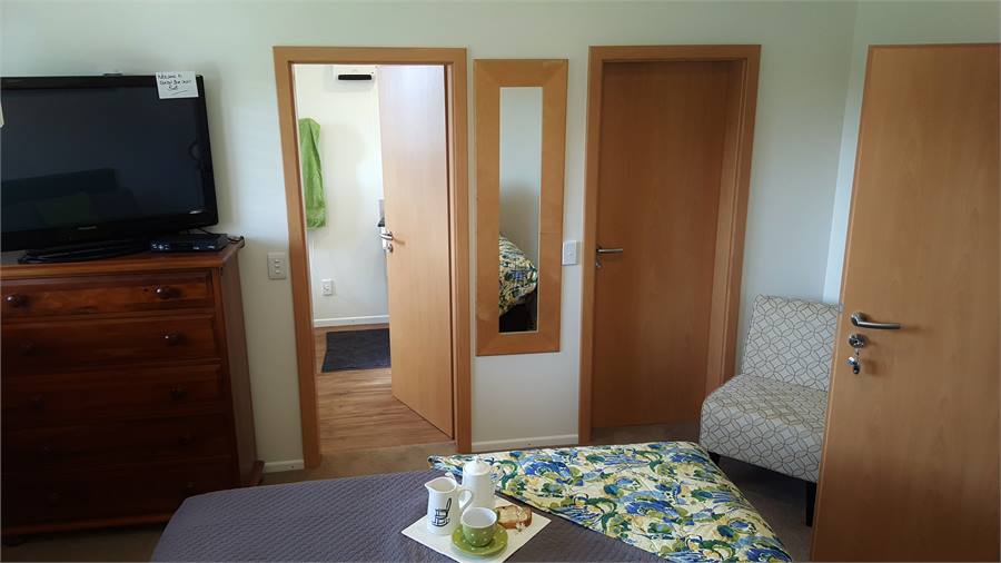 Modern comfortable Ensuite Room