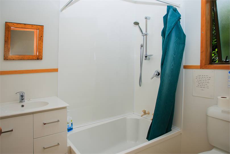 Sandy Bay Beachfront downstairs bathroom