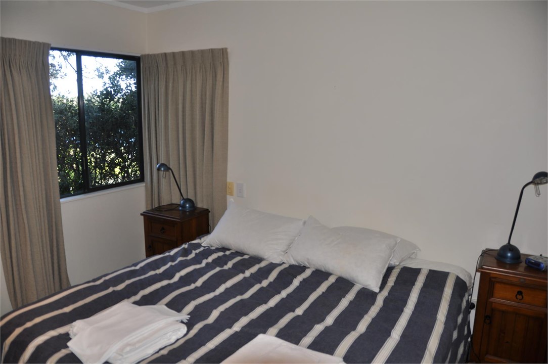 bedroom 7 ensuite bedroom 3 bed side 