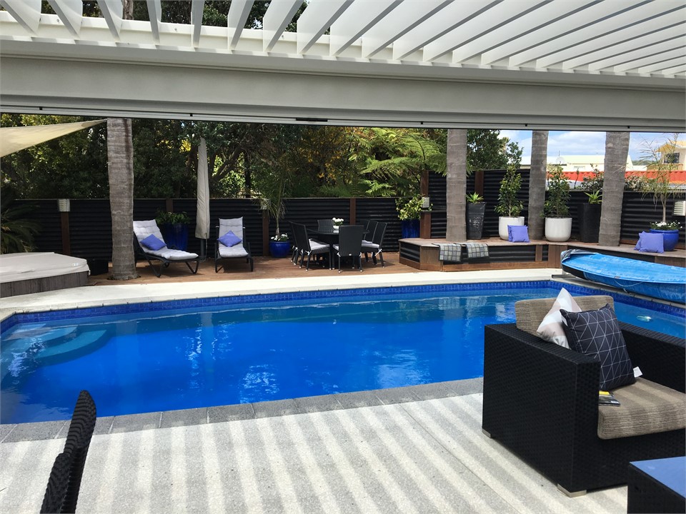 Pagoda/opening closing shutters