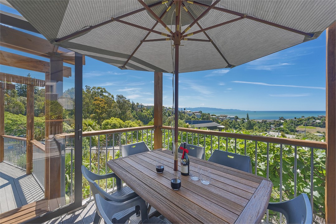 Outdoor Dining with Excellent views