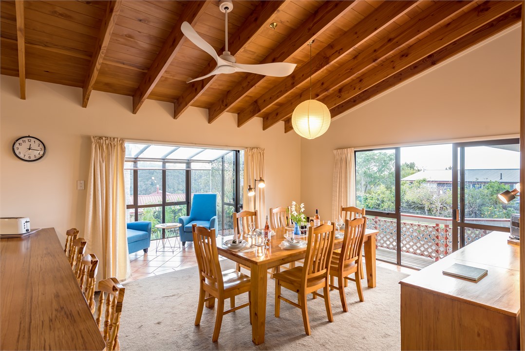 Dining and sun lounge