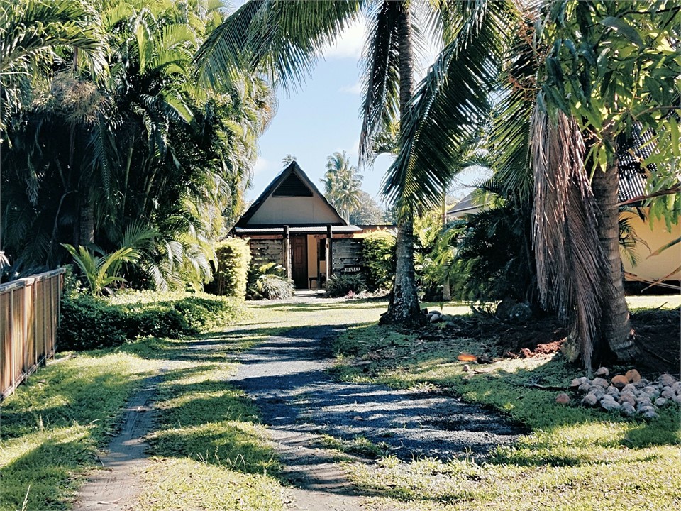 Nirvana Cottage Driveway