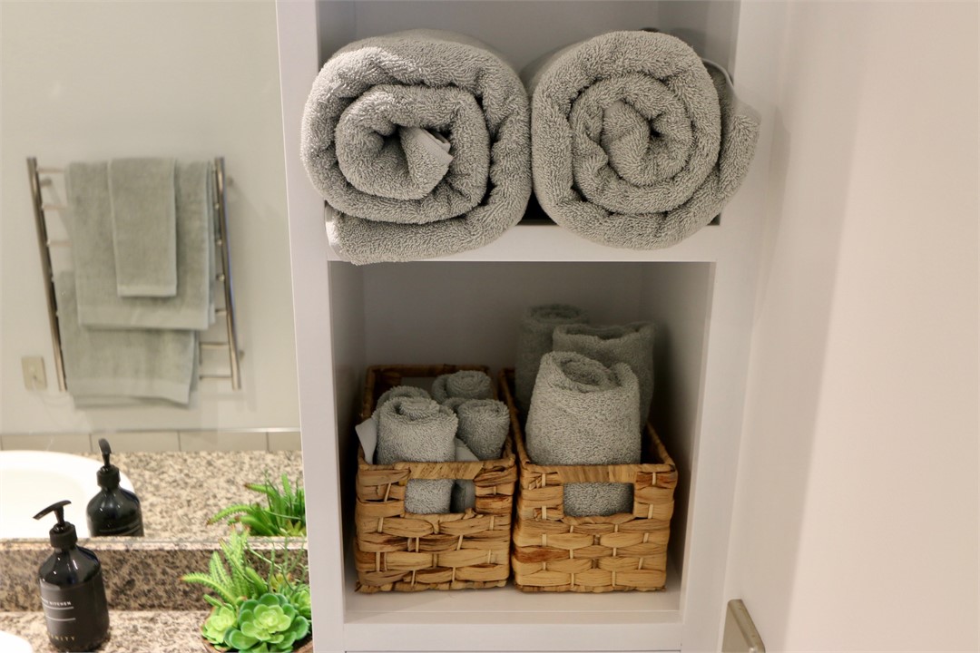 Bathroom towels