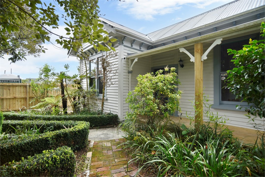 Hampstead Cottage St Albans for rent Holiday Houses