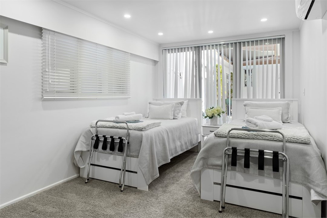 Bedroom 3- Pool house- 1 double/ 2 king single bed