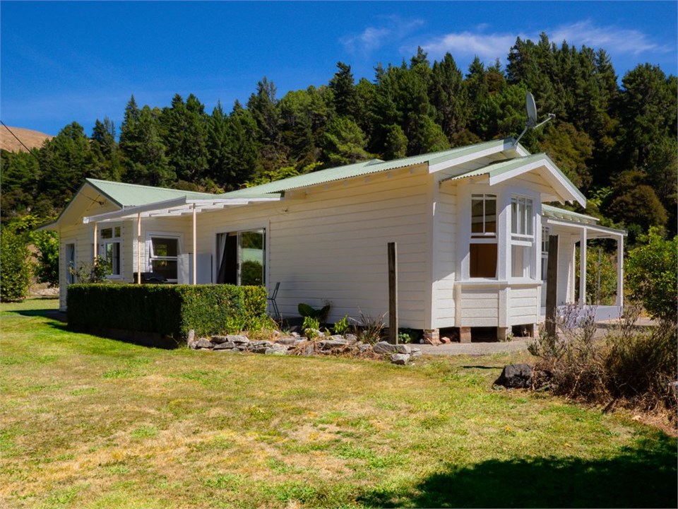 Kauri Cottage (Bachcare) Motueka Holiday Home for rent Holiday Houses