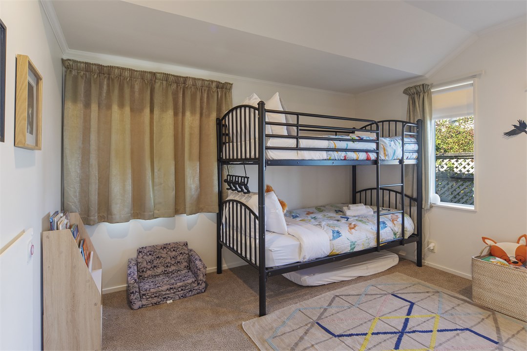 Bedroom 3 (Main-level): Single bunk beds