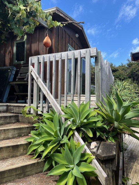 Upper deck with outside cabin