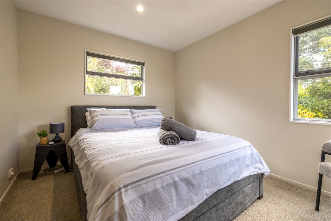 Bedroom 2 Queen bed