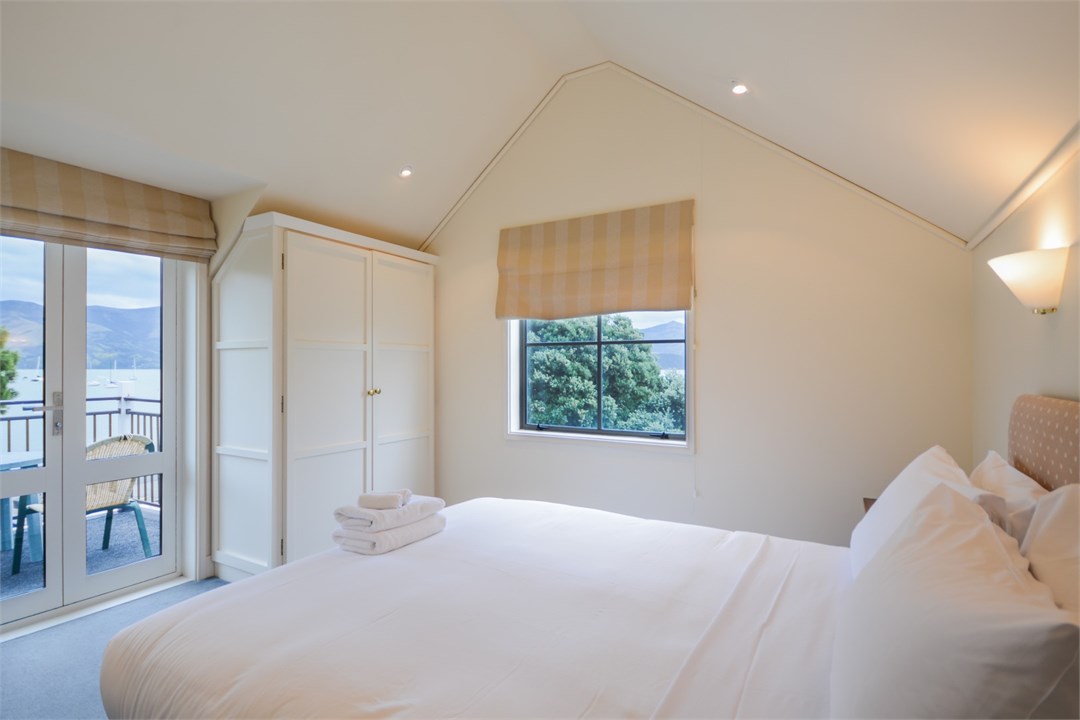 Bedroom 1 has a Queen Bed