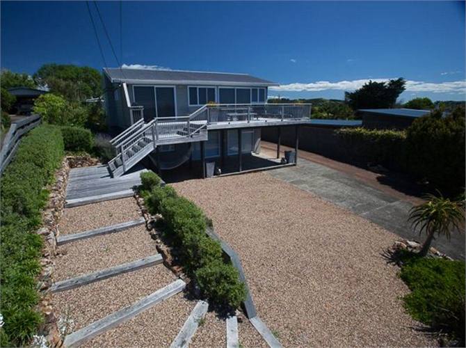 Holiday house rental Waiheke Island