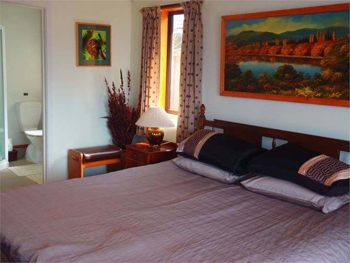 Master bedroom - with ensuite and lake views