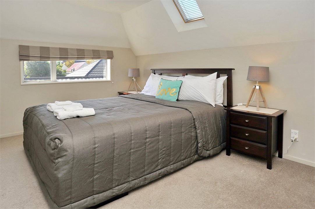 Regents B: Bedroom 2 has a Queen bed