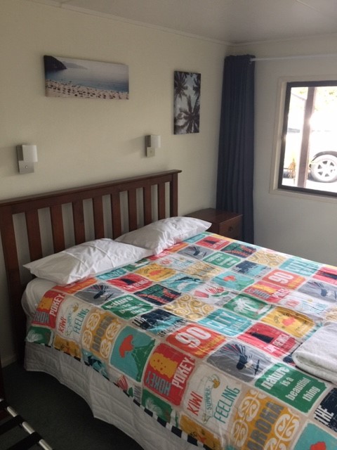 Downstairs Bedroom Queen