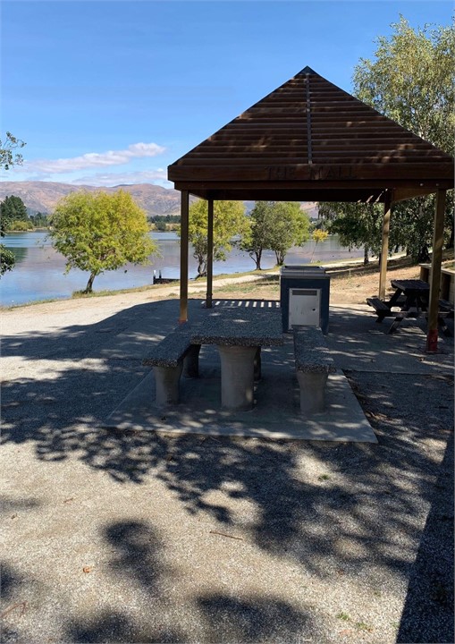 Free BBQ 5 mins walk away.