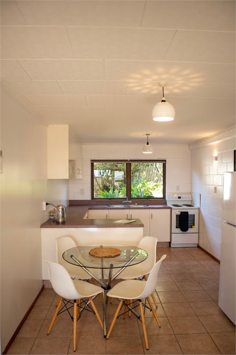 full kitchen plus dining