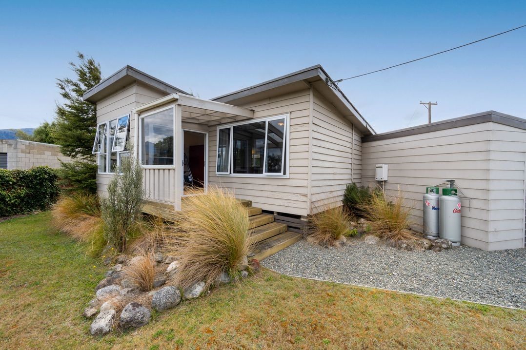 Sweet Retreat (Bachcare) Te Anau Holiday Home for rent Holiday Houses