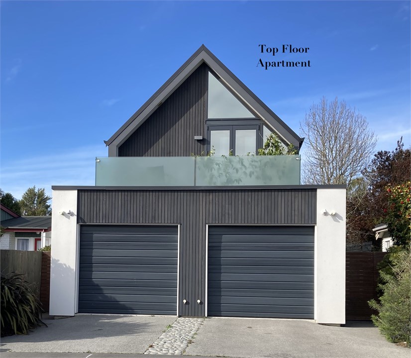 Exterior Top Floor Apartment