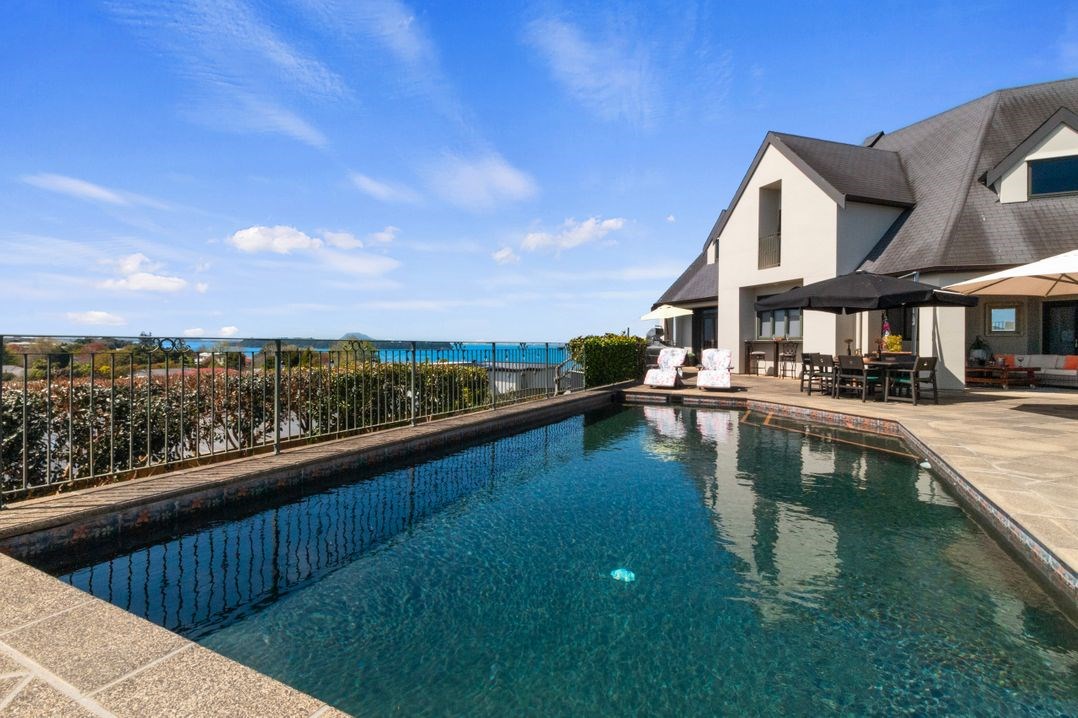 The Chateau Grande Exclusive Couples Retreat Omokoroa Apartment for