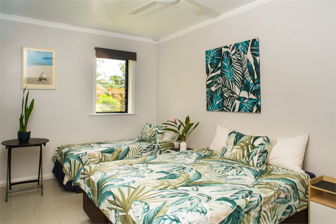 Family bedroom with queen bed plus single bed