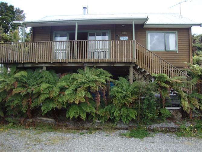 Kadandy Cottage Moana Holiday Home for rent Holiday Houses