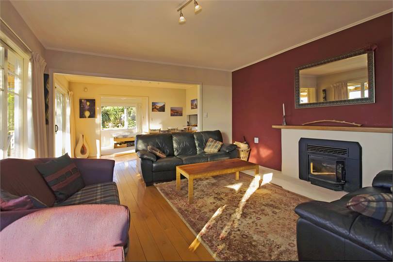 Lounge looking back to dining and Bed 4