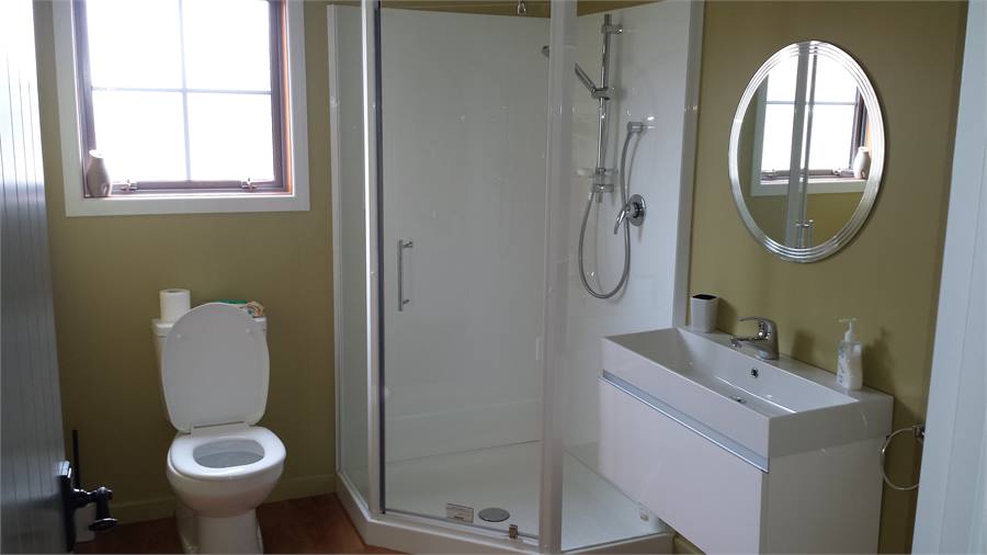 Main bathroom