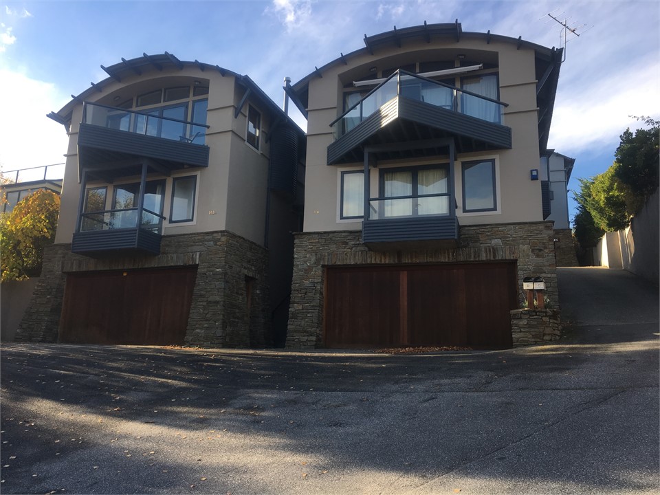 Luxury on Lakeside Wanaka for rent Holiday Houses