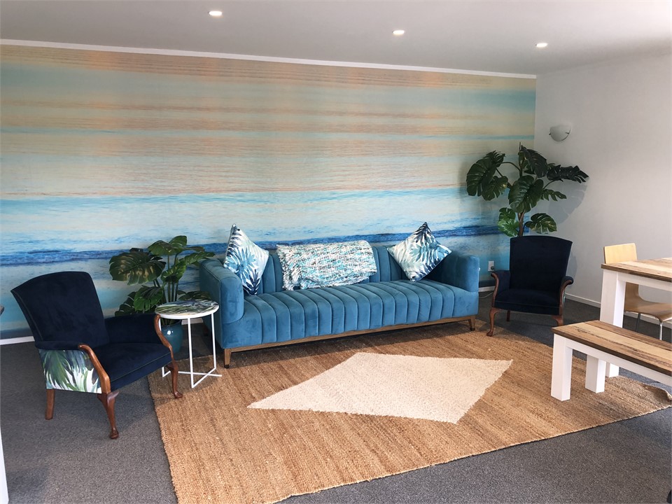 Designer lounge, large LED TV, Sky Movies/Sport, N