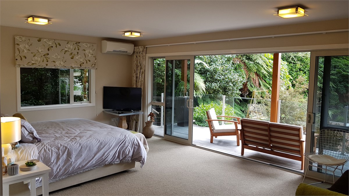 The Secret Garden Suite  Lounge/Bedroom 1